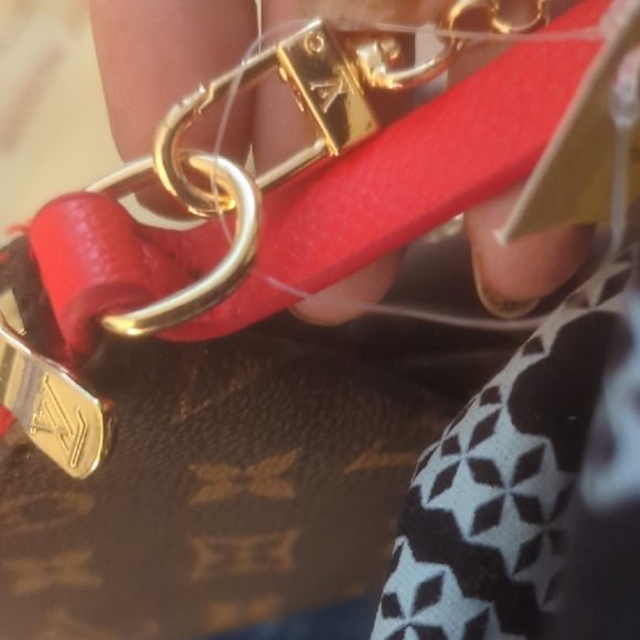 Louis Vuitton Brown and Red Monogram Clutch - Picture 6 of 7